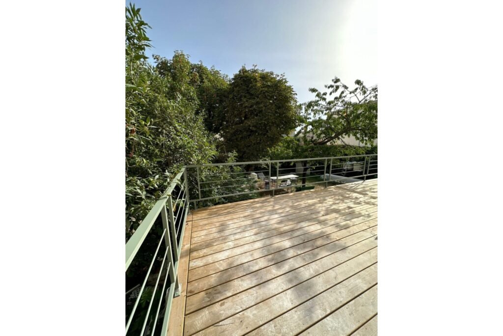 Terrasse sur pilotis