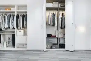 Placard sur mesure versus placard standard