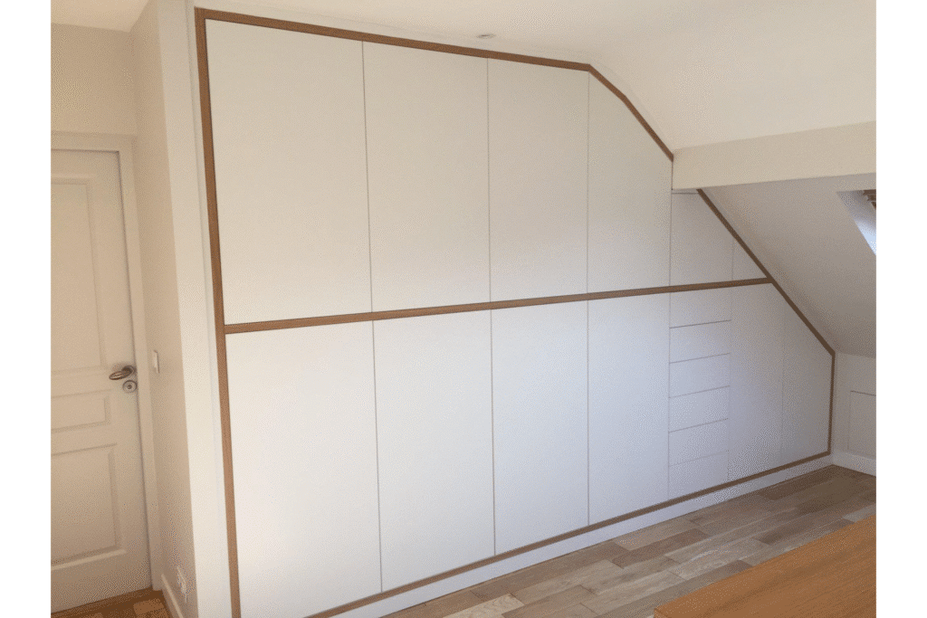 Placard sous escalier