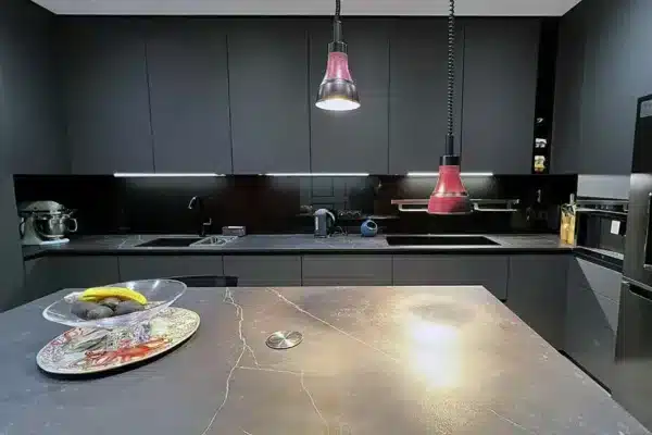 Cuisine laquée gris mat avec ilot central 2