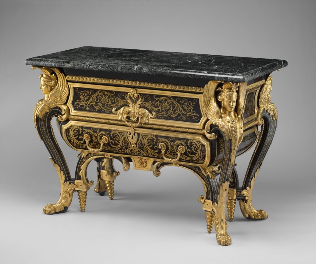 Commode de style Régence en marqueterie